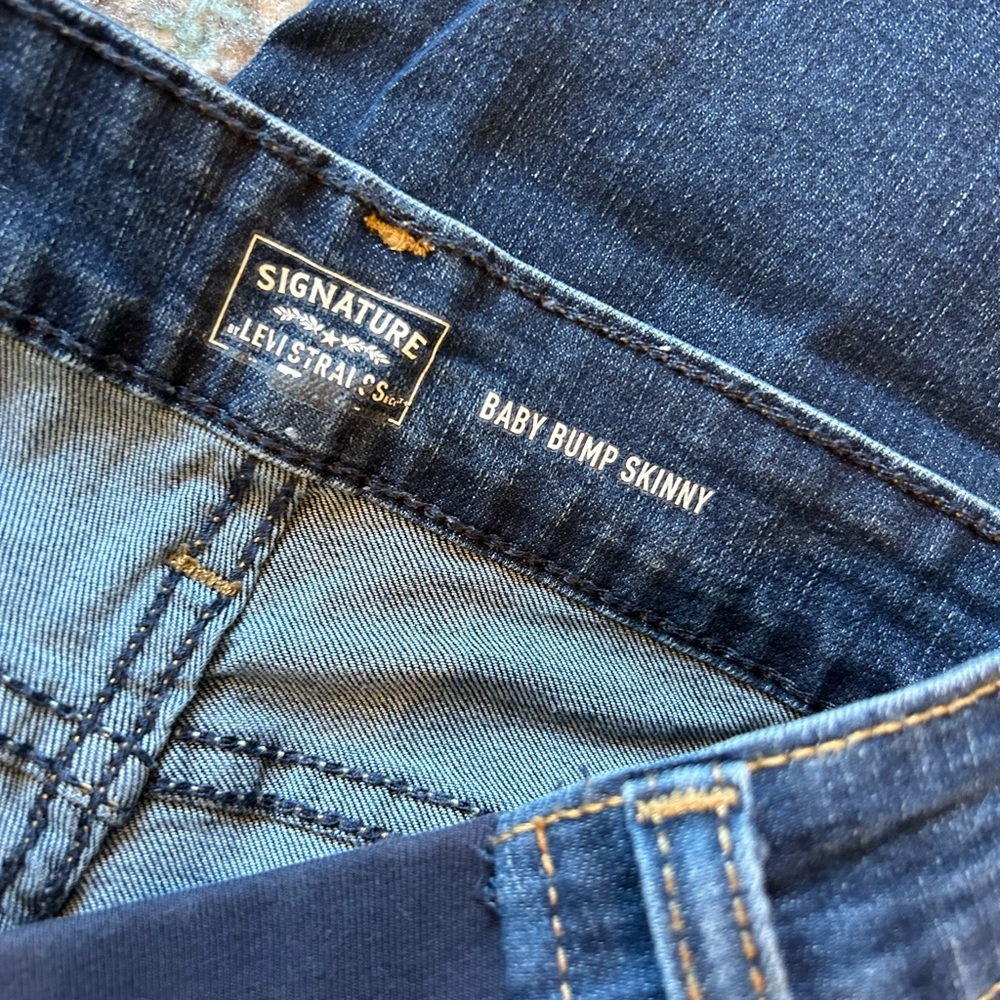 Levi baby bump skinny jeans